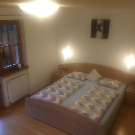 Apartments Dilln Guetl Тирес Екстериор снимка