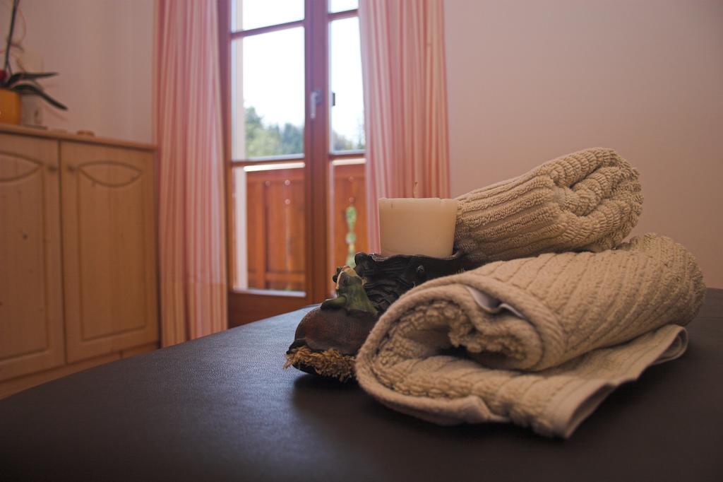 Apartments Dilln Guetl Тирес Стая снимка
