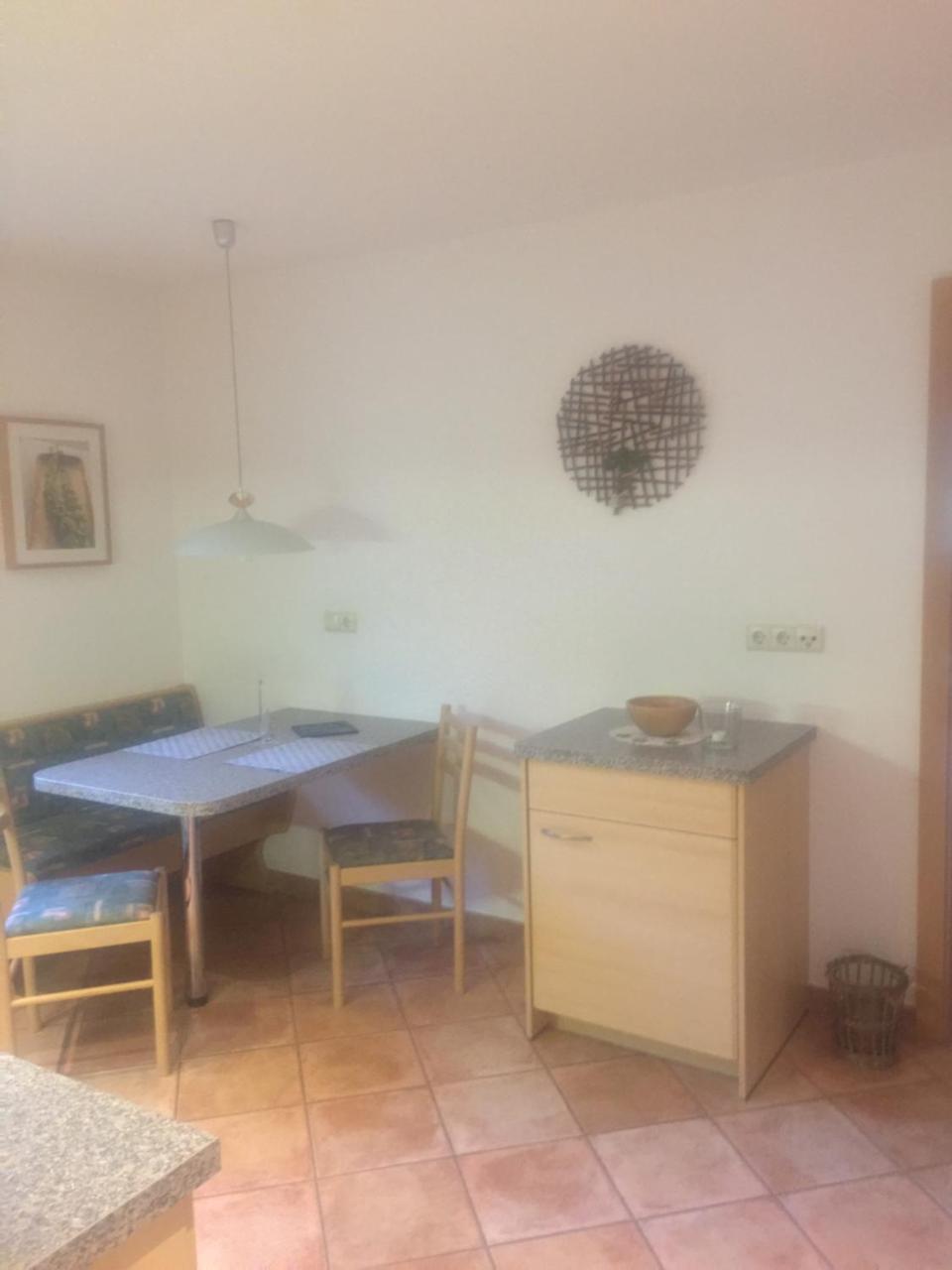 Apartments Dilln Guetl Тирес Екстериор снимка